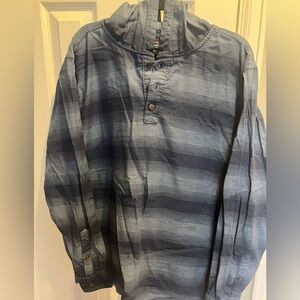 Patagonia Men's Blue Striped Casual Shirt